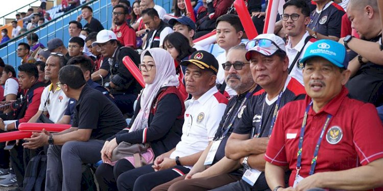 Menteri Koordinator Bidang Pembangunan Manusia dan Kebudayaan (Menko PMK) Muhadjir Effendy memberikan dukungan secara langsung kepada Tim Indonesia dalam perhelatan SEA Games 2023/Ist