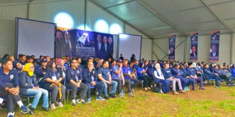 Kegiatan Kemah Restorasi dan Sekolah Calon Legislatif Partai Nasdem Jabar di Kebon Pines Cikole, Lembang, KBB/RMOLJabar