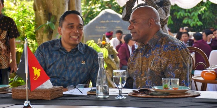 Pertemuan bilateral dilakukan Ketua Delegasi Badan Kerja Sama Antar Parlemen (BKSAP) DPR RI, Putu Supadma Rudana bersama Plt Ketua Nasional Parlemen Papua Nugini, Hon Johnson Wapunai di Museum Rudana, Bali/Net