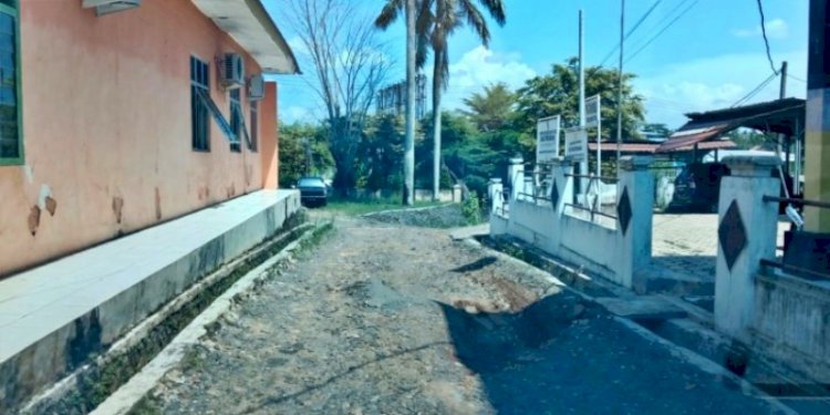 Jalan menuju empat kantor dinas di Lampung Utara rusak parah/RMOLLampung