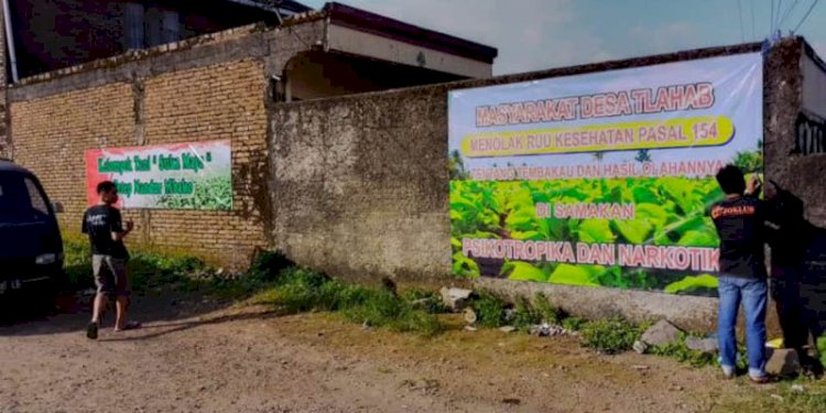 Warga Posong, Temanggung, menolak kedatangan kelompok ICTOH karena mengancam mata pencaharian mereka sebagai petani tembakau/RMOLJateng