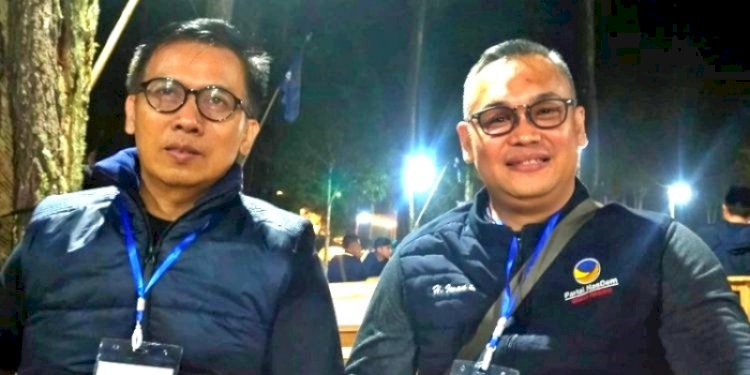 Ketua DPD Partai Nasdem KBB Deni Nugraha bersama Sekretaris DPD Partai Nasdem KBB Iwan Setiawan dalam Kemah Restorasi dan Sekolah Calon Legislatif di Cikole, KBB/RMOLJabar