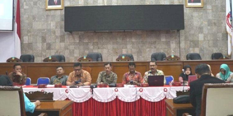 Rapat Koordinasi Penyusunan Rencana Aksi Daerah (RAD) Kabupaten Layak Anak (KLA), di Aula DPPKBPPPA Garut/RMOLJabar