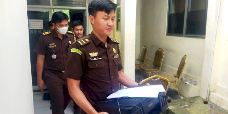 Tim Penyidik Kejari Lampura menggeledah ruangan Inspektorat/RMOLLampung