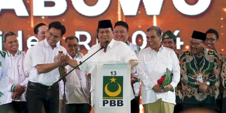 Ketum PBB Yusril Ihza Mahendra bersama bacapres Prabowo Subianto/Ist