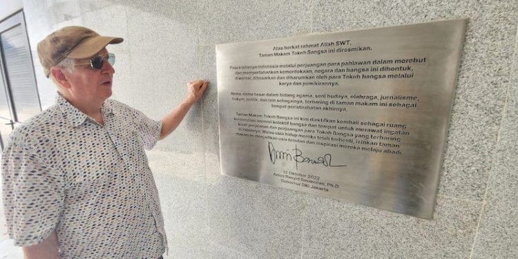 Anies berharap, Museum TMTB dapat digunakan generasi penerus bangsa untuk mempelajari kisah hidup para tokoh bangsa, memetik hikmah dan inspirasi dari perjuangan mereka.  Bangunan museum yang berada di sisi Jalan Penjernihan 1 ini memiliki galeri seluas 435 meter per segi. Sebanyak 24 monitor yang dipasang di dindig bagian dalam menampilkan tokoh-tokoh bangsa yang dimakamkan di TPU Karet Bivak. Mereka antara lain adalah Fatmawati Soekarno, Pramoedya Ananta Toer,  MH Thamrin, H. Benyamin Sueb, Is
