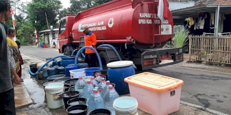 Penyaluran air bersih oleh BPBD Purbalingga/Ist