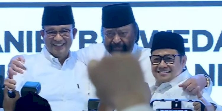Ketua Umum Partai Nasdem, Surya Paloh merangkul Anies Baswedan dan Muhaimin Iskandar/Repro