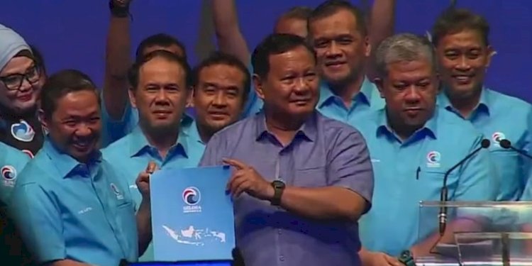 Prabowo Subianto bersama peting Partai Gelora Indonesia/ist