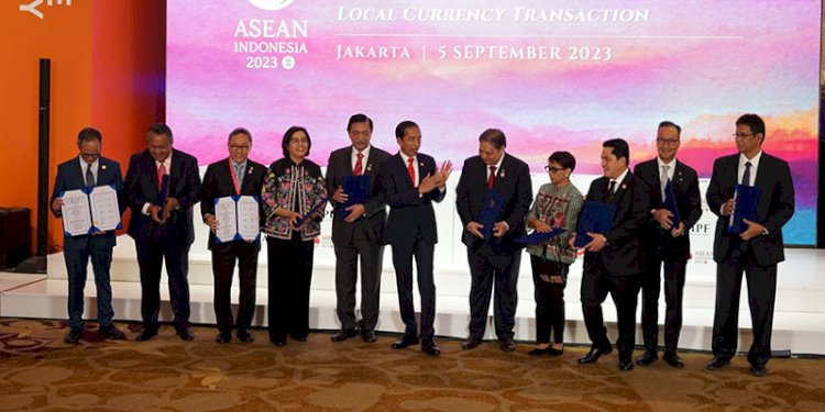 Prosesi penandatanganan Nota Kesepahaman soal Local Currency Transaction/Ist