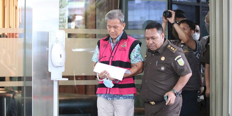 Salah satu tersangka baru kasus dugaan korupsi BTS 4G Bakti Kominfo langsung ditahan di Rutan Salemba cabang Kejaksaan Agung/RMOL