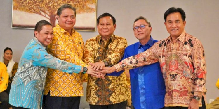 Dari kiri Anies Matta, Airlangga Hartarto, Prabowo Subianto, Zulkifli Hasan, dan Yusril Ihza Mahendra dalam pertemuan ketua umum partai politik yang tergabung dalam Koalisi Indonesia Maju (KIM)/Ist