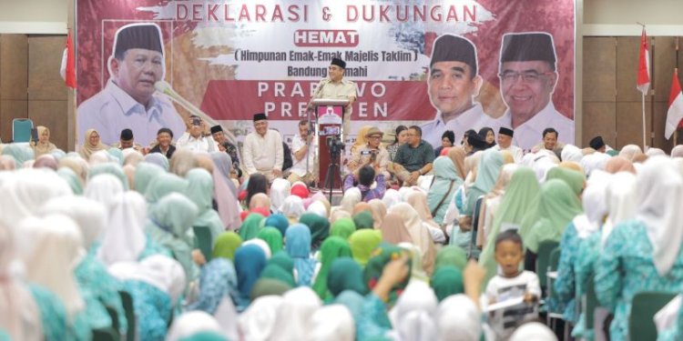 Deklarasi dukungan emak-emak yang tergabung dalam 540 majelis taklim se Kota Bandung dan Cimahi, untuk menangkan Prabowo Subianto pada Pilpres 2024/Ist