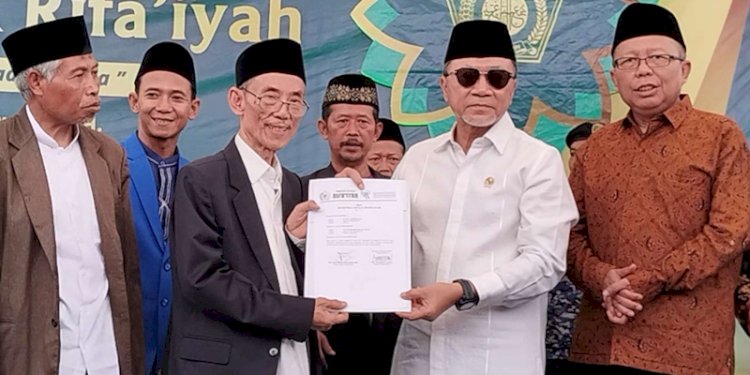 Mendag Zulkifli Hasan saat menghadiri Pembukaan Muktamar Rifa'iyah ke-10 yang diselenggarakan di Gedung Olah Raga Abirawa, Batang, Jawa Tengah, Sabtu (23/9)/Ist