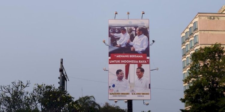 Baliho Bakal calon presiden dari Koalisi Indonesia Maju (KIM) Prabowo Subianto dengan Presiden Joko Widodo/Net