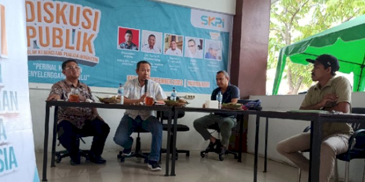 Herdensi Adnin saat berbicara di acara diskusi publik "Perihal Kesiapan Penyelenggara Pemilu" yang digelar Sekolah Kebangsaan Pemuda Indonesia (SKPI) di Medan, Rabu (27/9)/RMOLSumut
