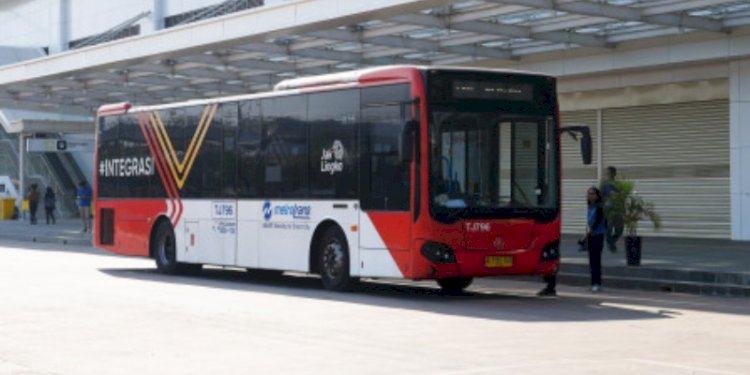 Layanan Transjakarta Cawang-Stasiun Halim KCJB (7W)/Ist
