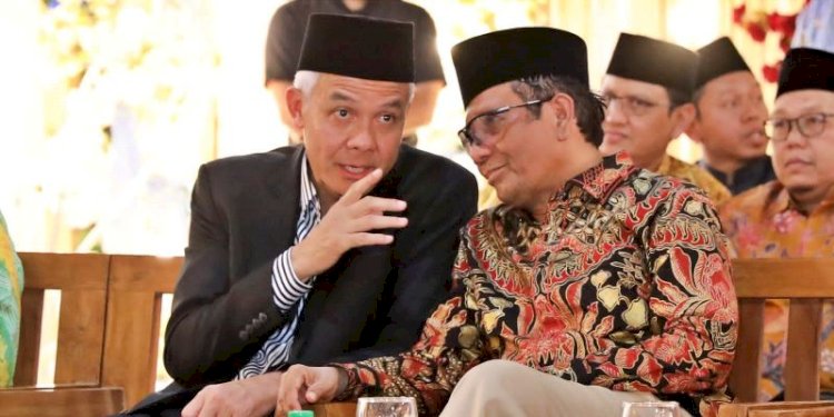 Ganjar Pranowo dan Mahfud MD dalam acara ngunduh mantu putra mantan Ketua PBNU M Mustofa Aqil Siroj/Ist