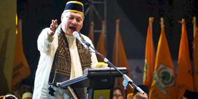 Ketua Umum Partai Golkar, Airlangga Hartarto di tengah acara Golkar Bershalawat di Lapangan Si Jalak Harupat, Kabupaten Bandung Barat, Rabu (11/10)/Ist
