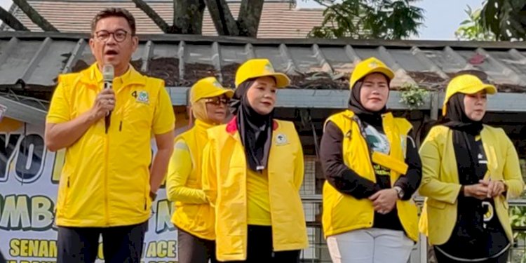 Ketua DPD Partai Golkar Jabar Tubagus Ace Hasan Syadzily saat senam bersama emak-emak/Ist