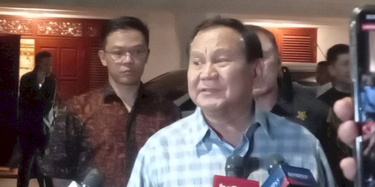 Bacapres Prabowo Subianto di kediamannya, Jalan Kertanegara No.4, Jakarta Selatan, Selasa malam (17/10)/RMOL