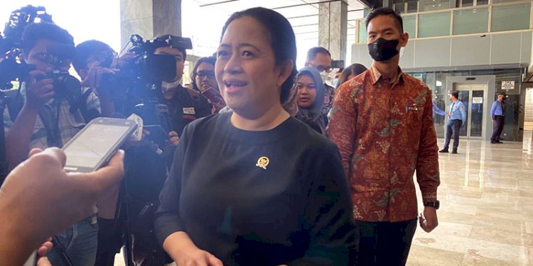 Puan akan berdialog dengan seluruh relawan di Jawa Timur di Grand City Mall Surabaya. Ketua DPP PDIP itu akan lebih mendengar progres pergerakan simpul-simpul relawan Ganjar-Mahfud se-Jatim. Sekaligus memompa dan memberi semangat juang pemenangan kepada para relawan.  "Rencananya Mbak Puan akan tiba di Surabaya pada Sabtu siang. Beliau akan menyuntik semangat juang kawan relawan Ganjar-Mahfud se-Jatim. Mbak Puan juga akan mendengarkan progres kerja relawan yang terus bergerak di kalangan akar ru