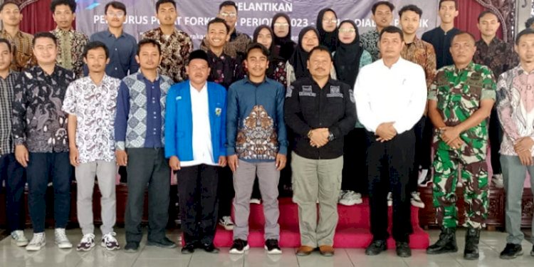 Kepala Kesbangpol Agung Wisnu Bharata bersama pengurus Forkombi Periode 2023-2024. RMOL Jateng