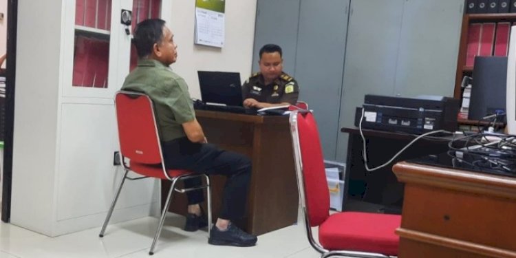 Bekas Gubernur Aceh Irwandi Yusuf saat diperiksa penyidik Kejati Aceh terkait kasus PT CA/Ist