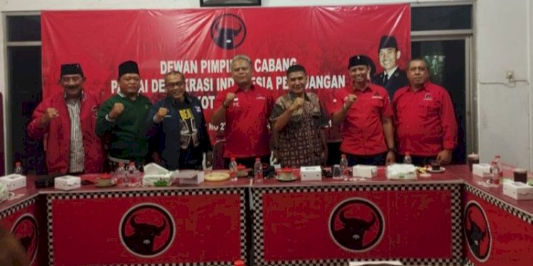 Rapat koordinasi tim pemenangan Ganjar-Mahfud di kantor DPC PDI Perjuangan Kota Madiun dihadiri pengurus DPC PDIP setempat dan pimpinan tiga parpol masing-masing/Ist