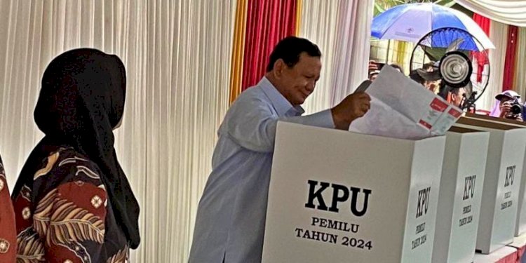 Capres Prabowo saat mencoblos/ ist