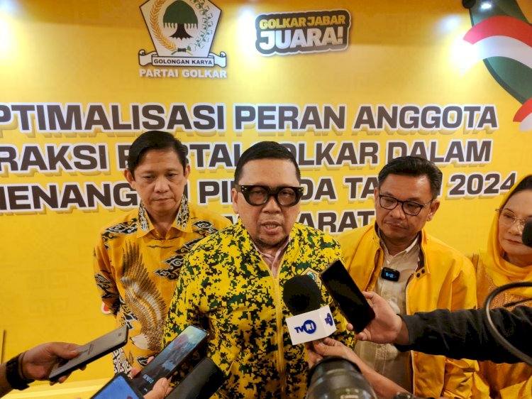 Wakil Ketua Umum DPP Partai Golkar Ahmad Doli Tanjung (tengah)/RMOLJabar