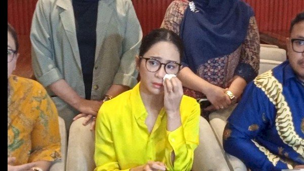 Aktris Bunga Zainal saat jumpa pers. (net)