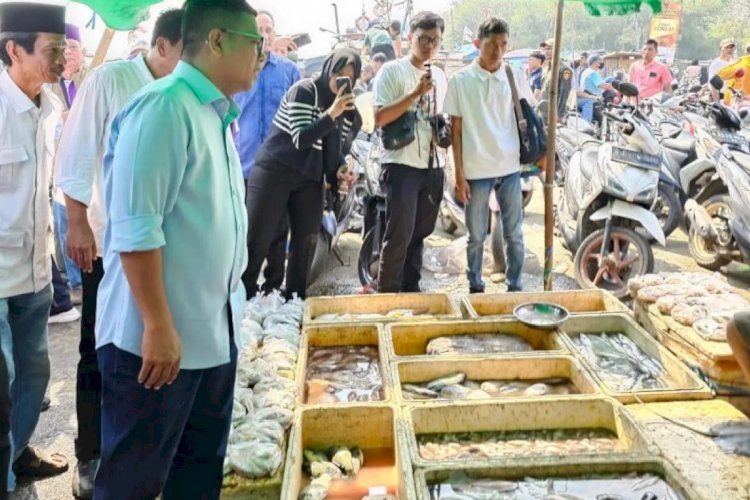 ilustrasi - Bakal calon Gubernur Banten Andra Soni didampingi bakal calon Bupati dan Wakil Bupati Tangerang, Maesyal Rasyid-Intan Nurul Hikmah menghadiri festival nelayan sejahtera. ANTARA/HO-Istimewa