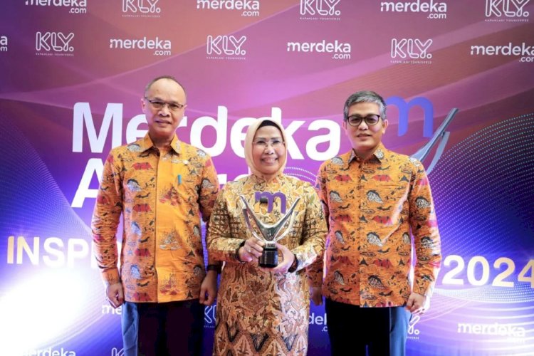 ilustrasi - Bupati Serang Ratu Tatu Chasanah (tengah) meraih penghargaan Merdeka Awards 2024, Kamis (19/9/2024). (ANTARA/HO-Pemkab Serang)