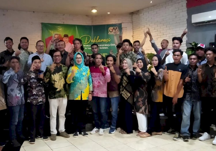 ilustrasi - Aktivis muda Muhammadiyah yang tergabung dalam Gerakan Masyarakat Maju (GEMA) Tangerang Selatan (Tangsel) mendeklarasikan dukung terhadap pasangan Calon Gubernur dan Wakil Gubernur Banten, Airin Rachmi Diany-Ade Sumardi pada Pilgub Banten 2024. (HO/GEMA Tangsel)