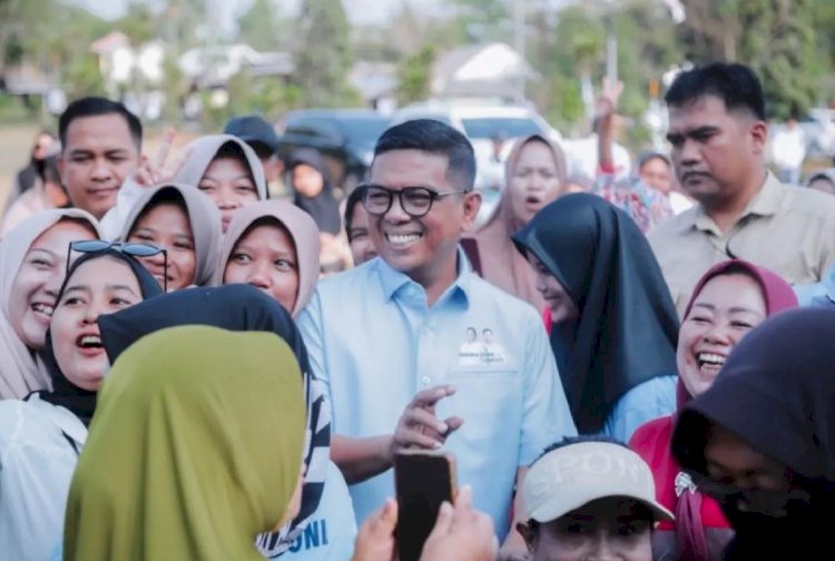 ilustrasi - Cagub Banten nomor urut 2 Andra Soni saat kampanye. (ANTARA)