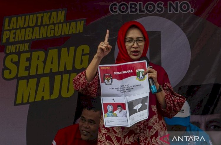 ilustrasi - Calon Gubernur Banten nomor urut satu Airin Rachmi Diany saat kampanye di Desa Cikande Permai, Kabupaten Serang, Banten, Sabtu (5/10/2024). ANTARA FOTO/Angga Budhiyanto/gp