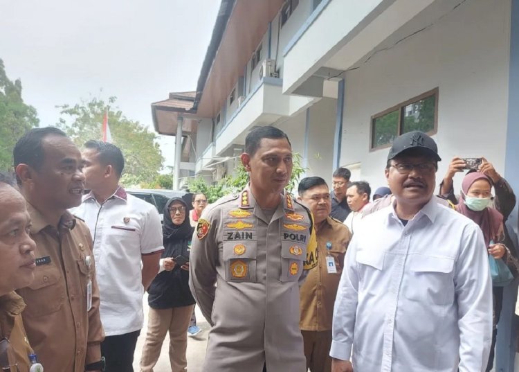 Ilustrasi - Menteri Sosial Syaifullah Yusuf didampingi Kapolres Metro Tangerang Kota Kombespol Zain saat melihat kondisi anak di RSP Dinas Sosial Kota Tangerang, Selasa (08/10/2024). ANTARA/Irfan.