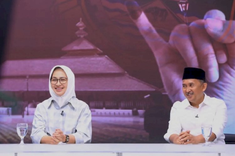 ilustrasi - Pasangan calon gubernur-wakil gubernur Banten Airin Rachmi Diany-Ade Sumardi. ANTARA/HO-Tim Airin-Ade