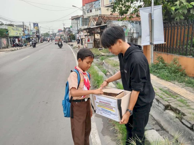 Mahasiswa menggelar aksi solidaritas rekannya yang ditangkap. Foto: Aji/Rmolbanten