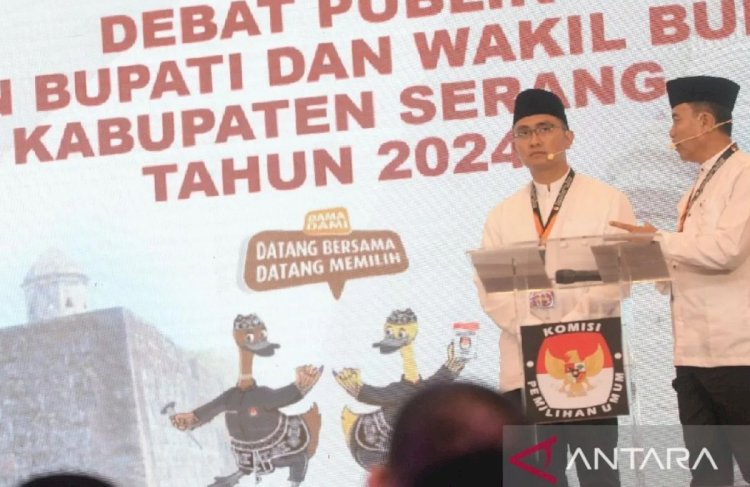 ilustrasi - Calon Bupati Serang dan Wakil Bupati Serang, Andika-Nanang saat debat perdana di Swiss Belinn, Cikande, Kabupaten Serang, Jumat (8/11/2024). (ANTARA/Desi Purnama Sari)