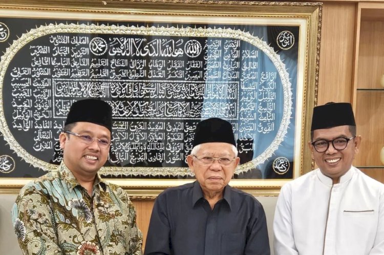 ilustrasi - Calon Gubernur Banten nomor urut 2, Andra Soni (kanan) mengunjungi kediaman ulama sepuh Banten yang juga Wakil Presiden periode 2019-2024 KH Ma'ruf Amin bersama mantan Wali Kota Tangerang Arief R Wismansyah (kiri). ANTARA/HO-Tim media Andra Soni