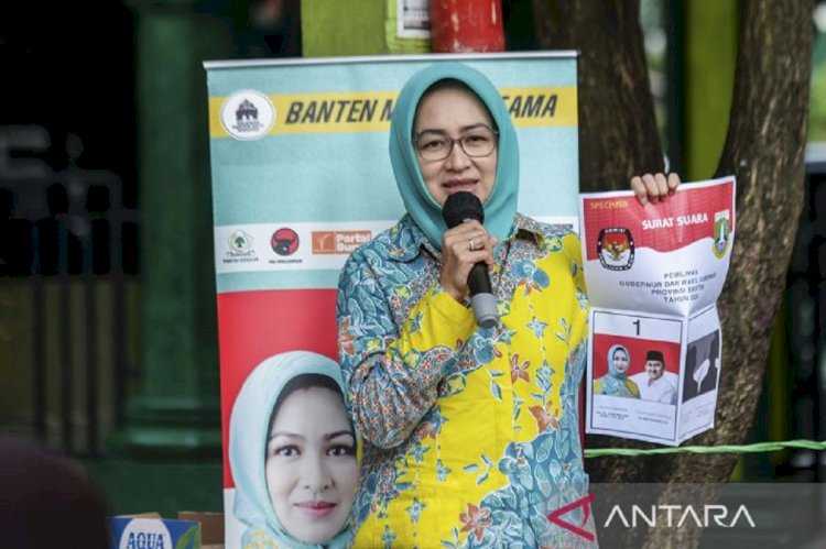 ilustrasi - Calon Gubernur Banten nomor urut 1 Airin Rachmi Diany saat kampanye di Taman Ciruas Permai, Kabupaten Serang, Banten, Kamis (14/11/2024). ANTARA FOTO/Muhammad Bagus Khoirunas/gp