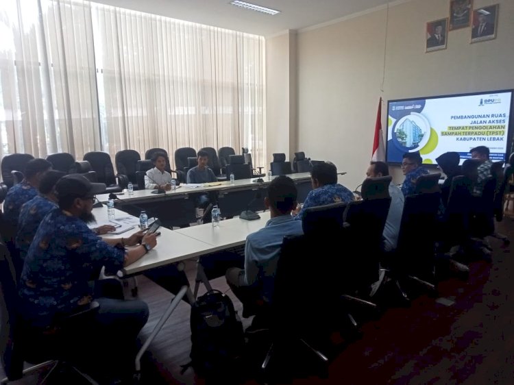 Gerakan Aktivis Moral Mahasiswa (GAMMA) saat audensi dengan PUPR Banten. Foto: Aji/rmolbanten