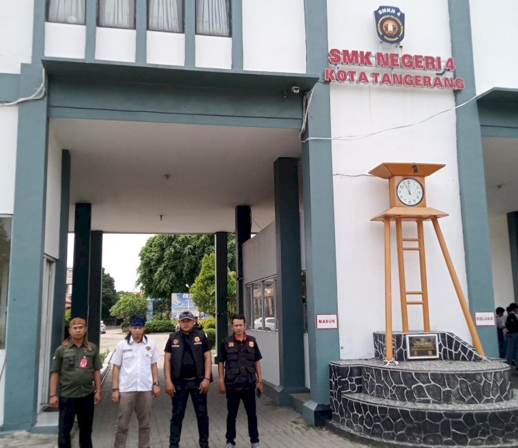 Aktivis Banten saat konfirmasi ke SMKN 4 Kota Tangerang.