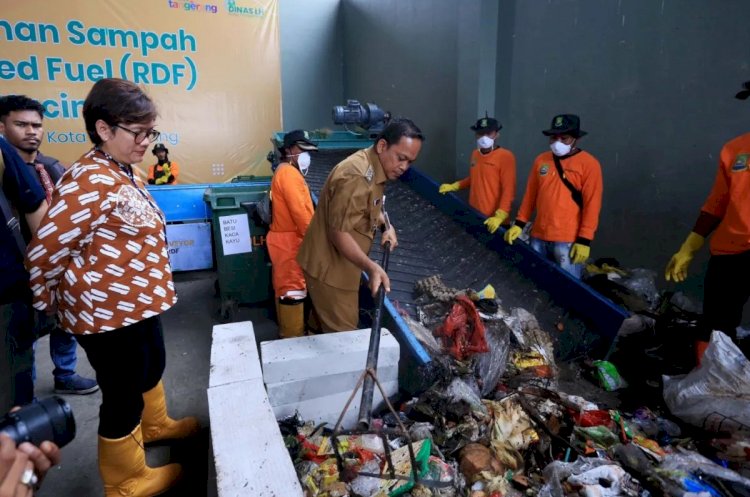 ilustrasi - Penjabat Wali Kota Tangerang Dr Nurdin sedang memantau pengolahan sampah di TPA rawa kucing, Senin (9/12/2024). ANTARA/HO-Pemkot Tangerang