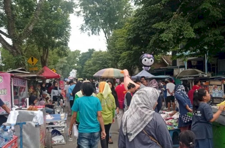 ilustrasi - Hari bebas berkendaraan atau Car Free Day (CFD) yang dipusatkan di alun-alun Multatuli Rangkasbitung Kabupaten Lebak, Banten, Minggu. ANTARA/ Mansyur