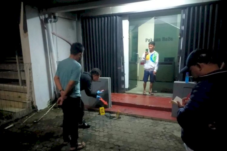 ilustrasi - Polresta Bogor Kota melakukan olah TKP di kantor redaksi Harian PAKAR yang diduga dibakar oleh OTK pada Sabtu (28/12/2024) dini hari. ANTARA/HO-Harian PAKAR.