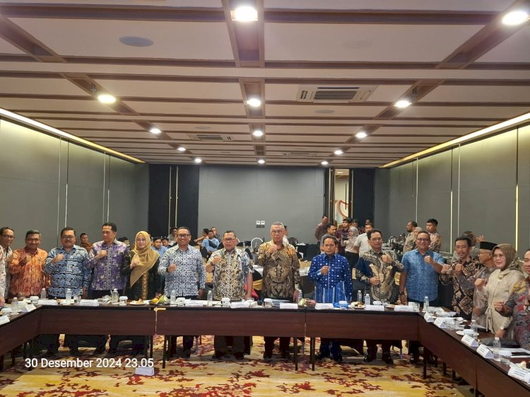 Rapat evaluasi Bank Banten di Hotel Aston, Kota Serang.