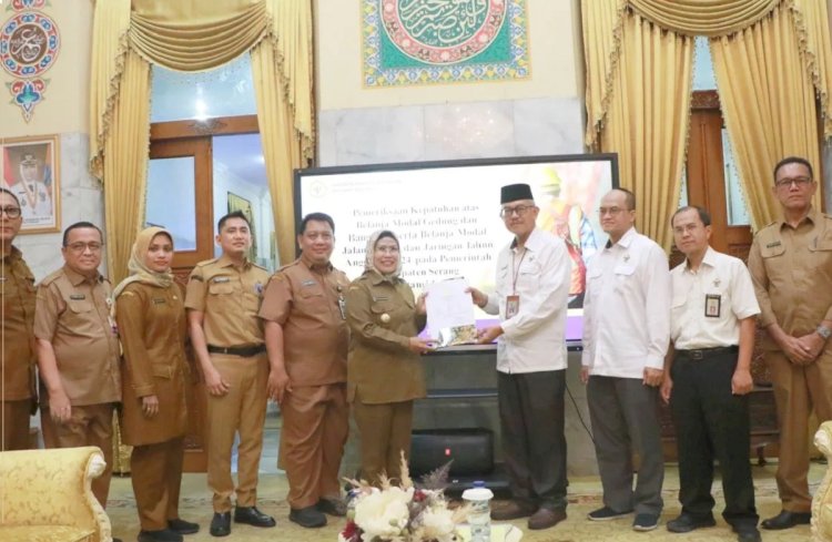 ilustrasi - Bupati Serang Ratu Tatu Chasanah dan Badan Pemeriksa Keuangan Republik Indonesia (BPK RI) Perwakilan Provinsi Banten saat melakukan entry meeting terkait belanja modal di Pemkab Serang, Banten, Senin (14/10/2024). (ANTARA/HO-Pemkab Serang)